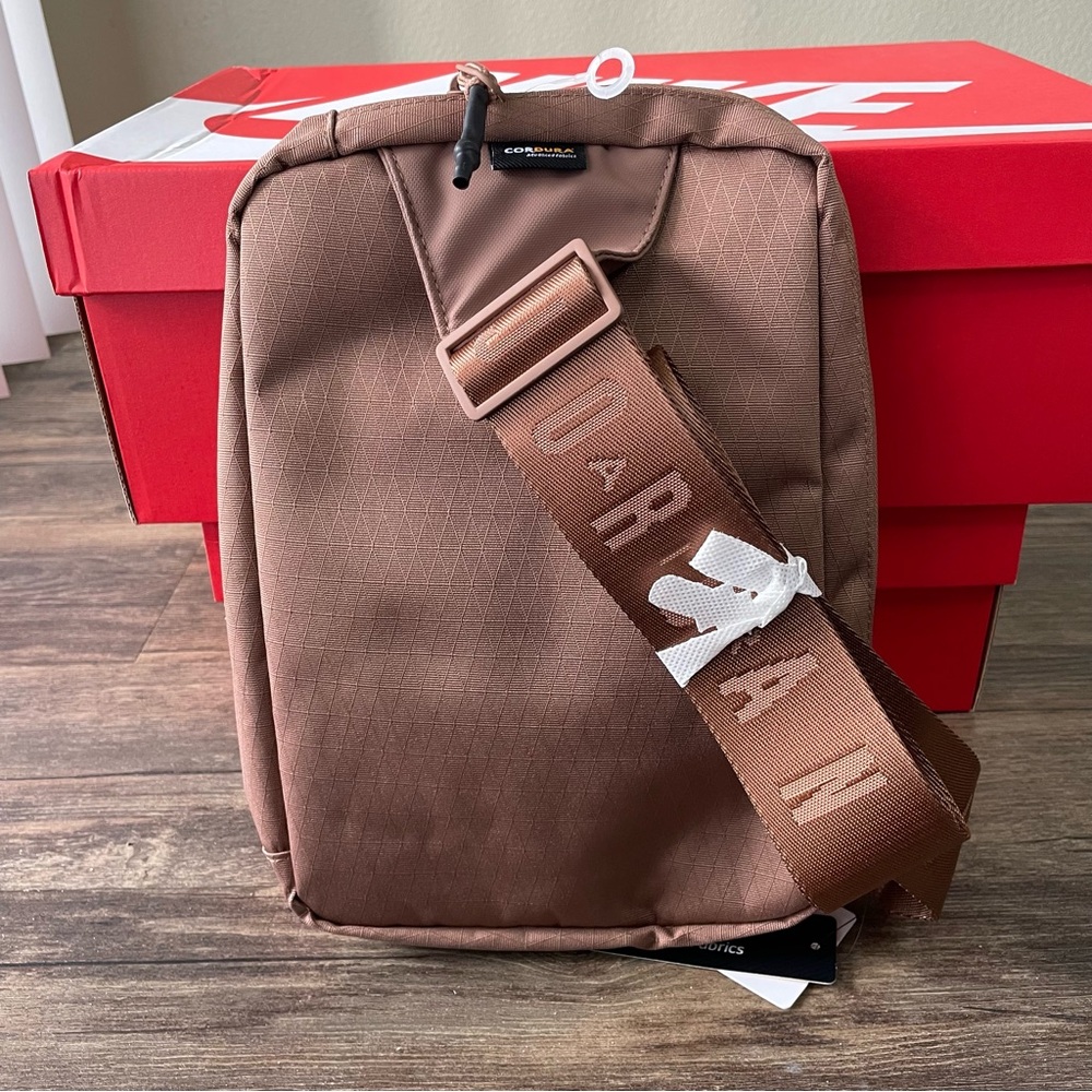 Nike Air Jordan Collectors Crossbody Bag (3L) Mens Womens New With Tags - Brown - Picture 7 of 9